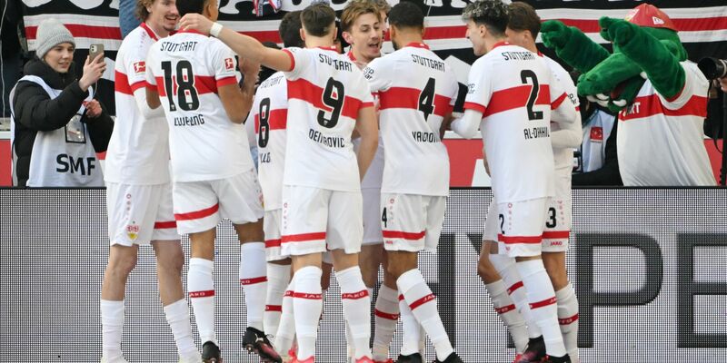 Rouault traf mit dem Hinterkopf nach einer Ecke. - Foto: Marijan Murat/dpa