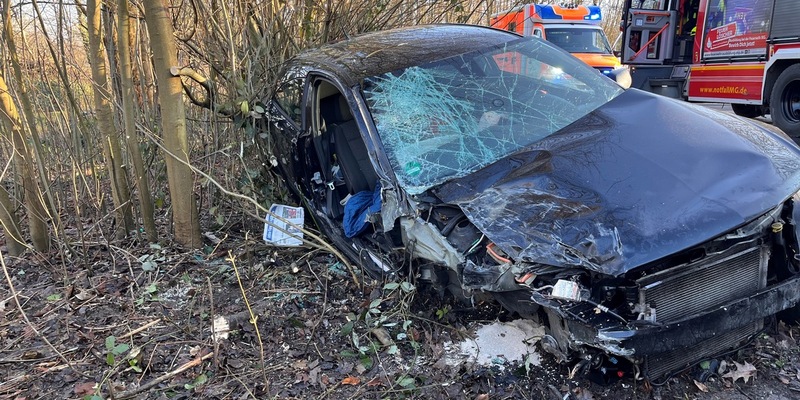 POL-MG: Gemeinsame Pressemeldung der Polizei und Feuerwehr Mönchengladbach: Unfall mit Schwerverletzten an der Korschenbroicher Straße - Foto: presseportal.de