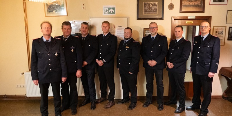 FW Flotwedel: Zahlreiche Beförderungen bei der Jahreshauptversammlung der Ortsfeuerwehr Oppershausen - Foto: presseportal.de