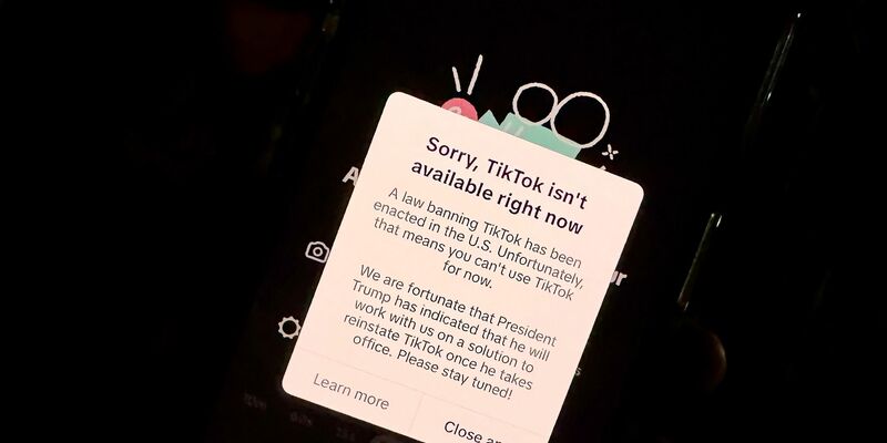 US-Nutzer bekommen in der App nur noch eine Warnmeldung zu sehen. - Foto: Andrej Sokolow/dpa