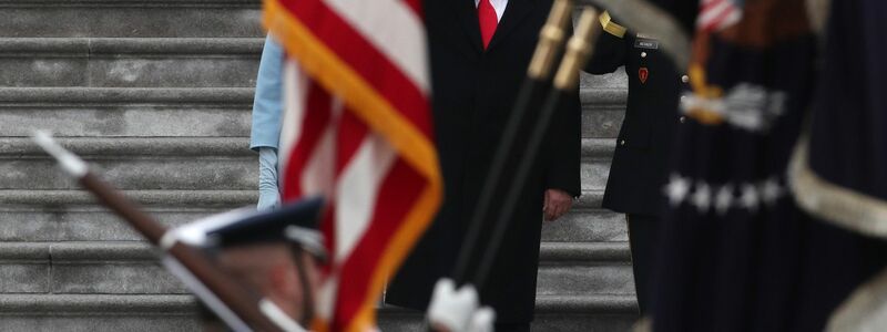 Zum protokollarischen Ablauf der Vereidigung gehört auch, dass der neue Präsident Einheiten des US-Militärs inspiziert. (Archivbild) - Foto: picture alliance / Gary Hershorn/ZUMA Wire/dpa