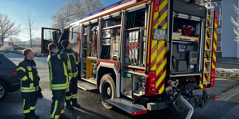 FW Ense: Neues LF für den Löschzug Ense- Bremen / Ringtausch von Fahrzeugen erhöht die Schlagkraft der Feuerwehr - Foto: presseportal.de