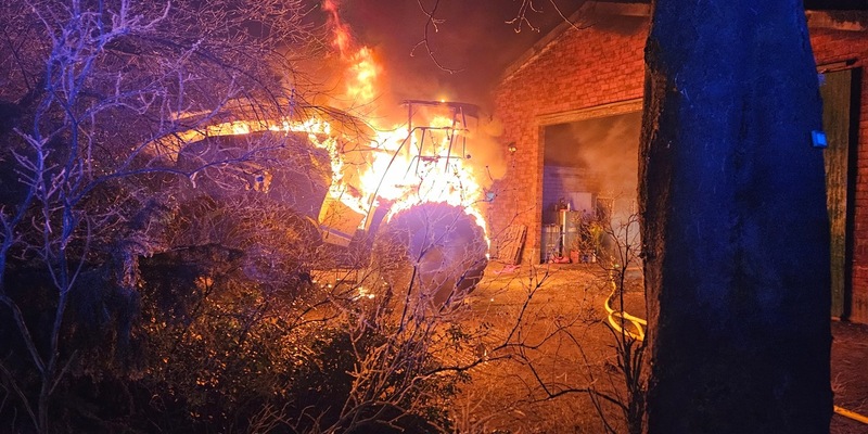 POL-STD: Landwirtschaftliche Maschine und Scheune bei Feuer zerstört, Einbrüche in zwei Firmengebäude in Stade, Kupferdiebstähle gehen weiter, Tageswohnungseinbrecher in Jork - Foto: presseportal.de