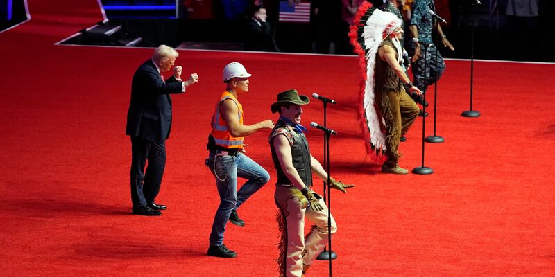Donald Trump ist offen dafür, dass Tiktok an Elon Musk geht. - Foto: Alex Brandon/AP/dpa