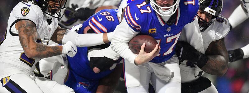 Josh Allen (rechts) erledigte, was erledigt werden musste für die Bills. - Foto: Adrian Kraus/AP/dpa