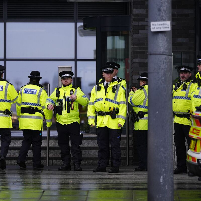 Der Prozess in Liverpool wurde von etlichen Polizisten geschützt.  - Foto: Peter Byrne/PA Wire/dpa