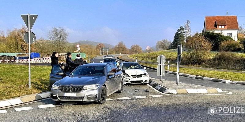 POL-PPWP: Zwei Verletzte und hoher Schaden - Foto: presseportal.de