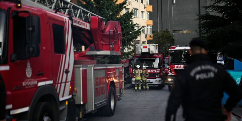 Bei dem Wohnungsbrand in Ankara ist auch ein Säugling gestorben. (Symbolbild) - Foto: Khalil Hamra/AP/dpa
