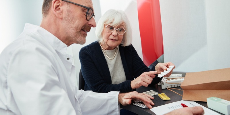 Fortbildungskongress pharmacon / Apotheken-Beratung kann Krebsbehandlung sicherer machen - Foto: presseportal.de