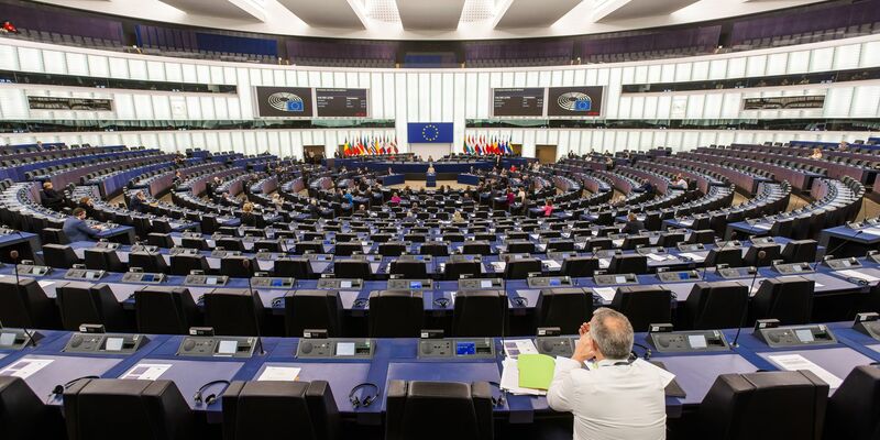 Das Europaparlament erprobt neue Regeln gegen Abwesenheit von Abgeordneten. (Archivbild) - Foto: Philipp von Ditfurth/dpa