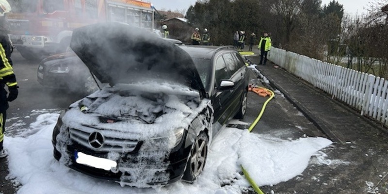 POL-NOM: Brand eines Autos - Foto: presseportal.de
