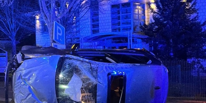 POL-NE: Unfall unter Alkoholeinfluss - Auto überschlägt sich - Foto: presseportal.de