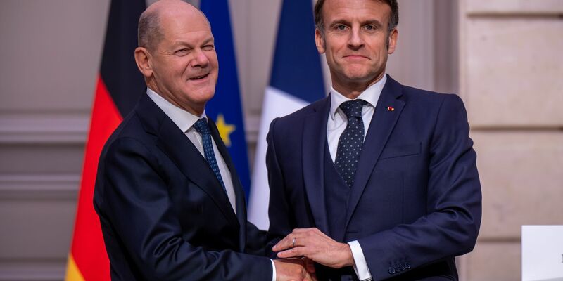 Kanzler Scholz und Präsident Macron beschwören Europas Einigkeit gegenüber Trump. - Foto: Michael Kappeler/dpa