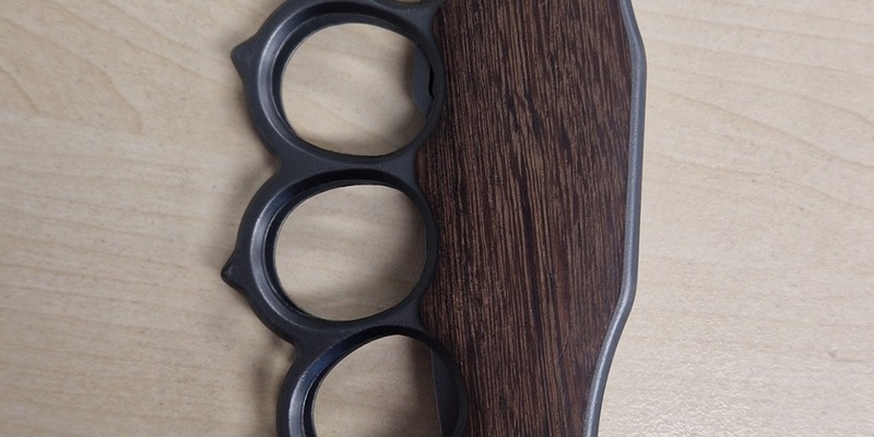 HZA-SI: Schlagringmesser im Gepäck: Rumänischer Fahrer am Zollamt Bietingen gestoppt - Foto: presseportal.de