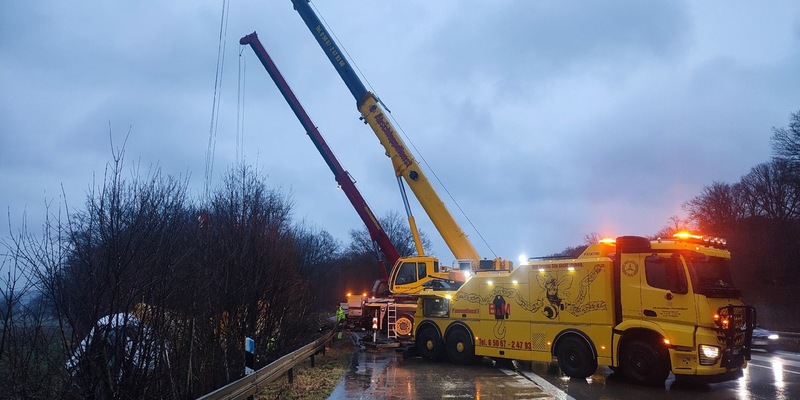 POL-HI: Lkw-Unfall auf der A7 bei Hildesheim führt zu massiven Verkehrsbehinderungen - Foto: presseportal.de
