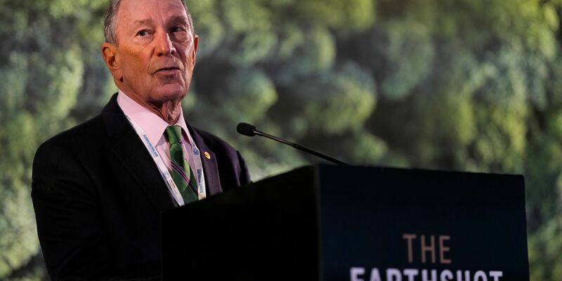 Der Milliardär Michael Bloomberg will mit seiner Stiftung für die Klimaverpflichtungen der USA aufkommen. (Archivbild) - Foto: Alastair Grant/Pool AP/dpa
