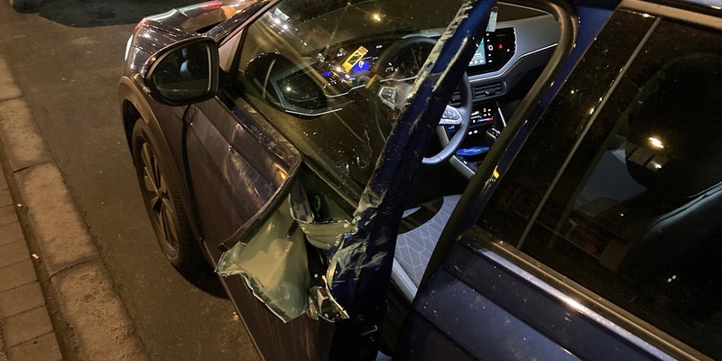 POL-KS: Zusammenstoß zwischen Autotür und Lkw auf Holländischer Straße: Polizei sucht flüchtigen Lkw mit weißer Plane - Foto: presseportal.de