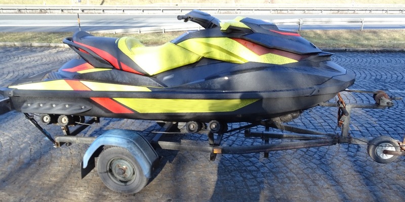 HZA-N: Nürnberger Zoll kontrolliert Fahrzeuge aller Art: Steuerhinterziehung - Foto: Zoll, presseportal.de