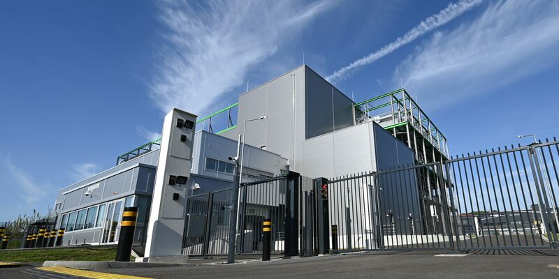 Der globale Rechenzentrumsmarkt wächst rasant - vor allem durch KI. - Foto: Arne Dedert/dpa