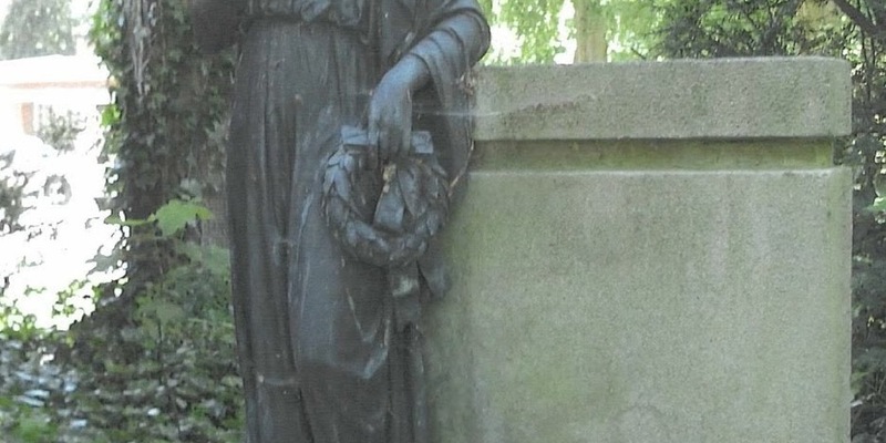 POL-WHV: Diebstahl auf Friedhof: Bronzestatue und Kupferteile entwendet - Foto: presseportal.de