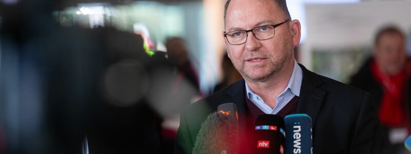 Verdi-Chef Frank Werneke: «Die Mobilisierungsfähigkeit ist gut.» (Archivfoto) - Foto: Christophe Gateau/dpa