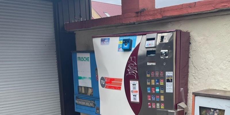 LPI-NDH: Zigarettenautomat hält Pyrotechnik stand - Foto: presseportal.de