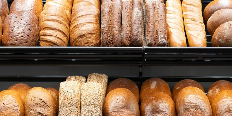 Die Rewe-Gruppe will Brot- und Backwaren künftig nicht mehr selbst herstellen. - Foto: Sebastian Kahnert/dpa