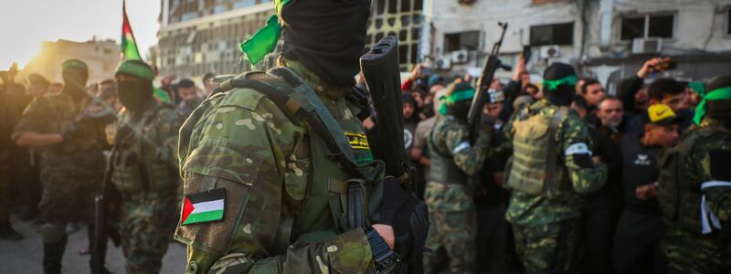 Die Hamas soll heute vier weitere Geiseln aus Gaza freilassen. (Archivbild)  - Foto: Abed Hajjar/AP/dpa