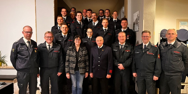 FW Kamen: Ein starkes Team für einen starken Stadtteil: Jahresdienstbesprechung des Löschzugs 2 der Freiwilligen Feuerwehr Kamen im Bürgerhaus Methler - Foto: presseportal.de