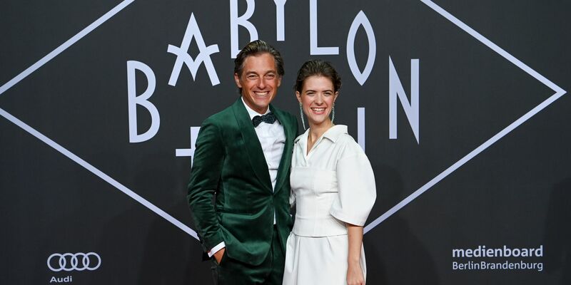 «Babylon Berlin» wird weitergedreht - dafür werden jetzt Statisten gesucht (Archivbild). - Foto: Jens Kalaene/dpa