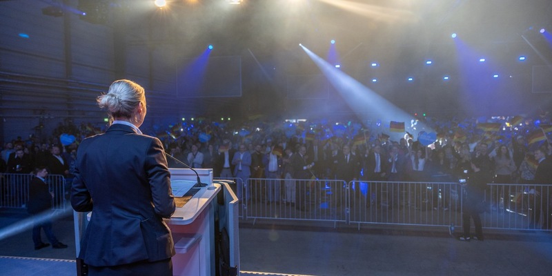 AfD-Kanzlerkandidatin Alice Weidel und Bundessprecher Tino Chrupalla eröffneten in Halle an der Saale vor rund 4.500 Gästen den Bundestagswahlkampf - Foto: presseportal.de