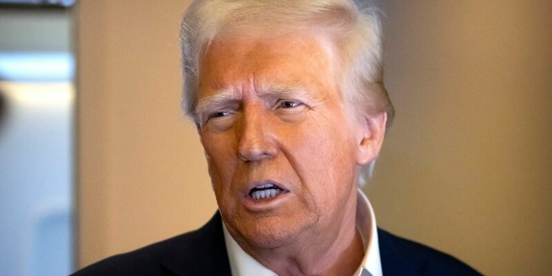 Trump will Palästinenser aus Gaza in Nachbarländern unterbringen.  - Foto: Mark Schiefelbein/AP/dpa