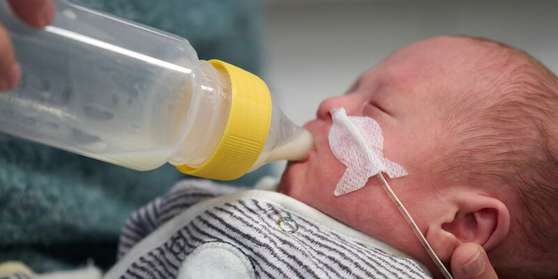 Der Aufbau von Milchbanken ist auch kosten- und personalintensiv   - Foto: Bernd Thissen/dpa