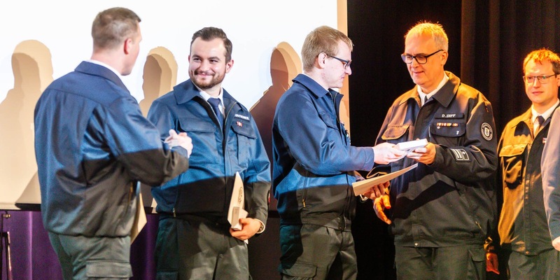 Feuerwehr MTK: Anerkennung herausragender Leistungen beim dritten Neujahrsempfang der Feuerwehren der Stadt Hattersheim am Main - Foto: presseportal.de