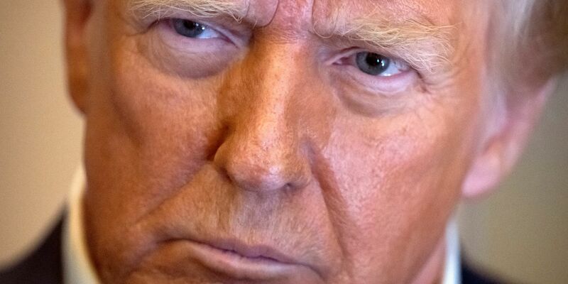 Trump hat große Abschiebeaktionen angekündigt. (Archivbild) - Foto: Mark Schiefelbein/AP/dpa