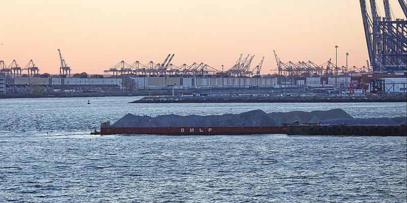 Industrieanlagen (Archiv) - Foto: über dts Nachrichtenagentur