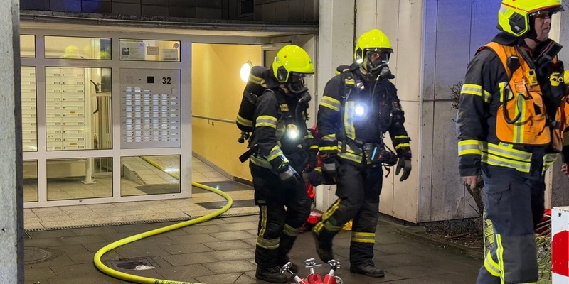 Feuerwehr MTK: Küchenbrand in Hattersheim schnell gelöscht - Ein Verletzter - Foto: presseportal.de