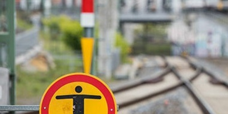 BPOLI EF: Gefährlicher Eingriff in den Bahnverkehr, Tatverdächtige entlarven sich selbst - Foto: presseportal.de