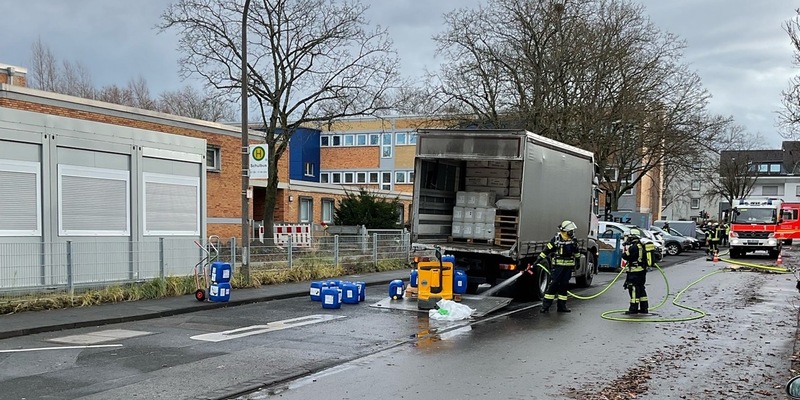 FW-BN: Gefahrstoffaustritt aus einem LKW - Foto: presseportal.de