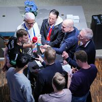 Alfred Gislason will trotz des vorzeitigen WM-Scheiterns als Bundestrainer weitermachen.  - Foto: Soeren Stache/dpa