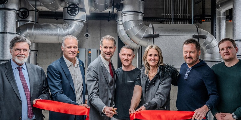 Innovation: Infomaniak weiht Datacenter ein, das seine verbrauchte Energie vollständig wiederverwertet und damit mindestens 20 Jahre lang jährlich 6000 Haushalte beheizt - Foto: presseportal.de