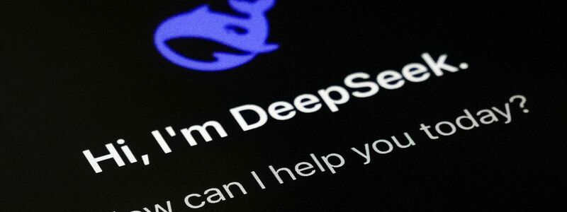 DeepSeek aus China will seine Künstliche Intelligenz sehr günstig entwickelt haben. - Foto: Andy Wong/AP/dpa