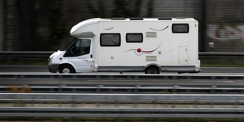 Wohnmobil auf einer Autobahn (Archiv) - Foto: über dts Nachrichtenagentur