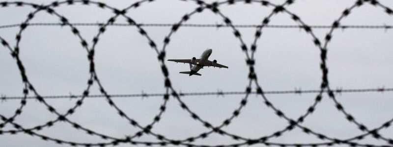 Mehr Abschiebungen fordert die Union, hier ein startender Flug (Foto: Archiv). - Foto: Julian Stratenschulte/dpa