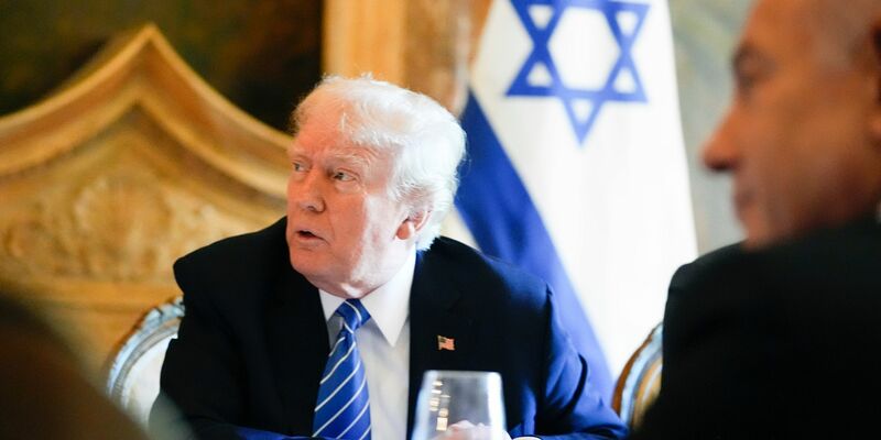 US-Präsident Donald Trump und der israelische Regierungschef Benjamin Netanjahu. (Archivbild) - Foto: Alex Brandon/AP/dpa