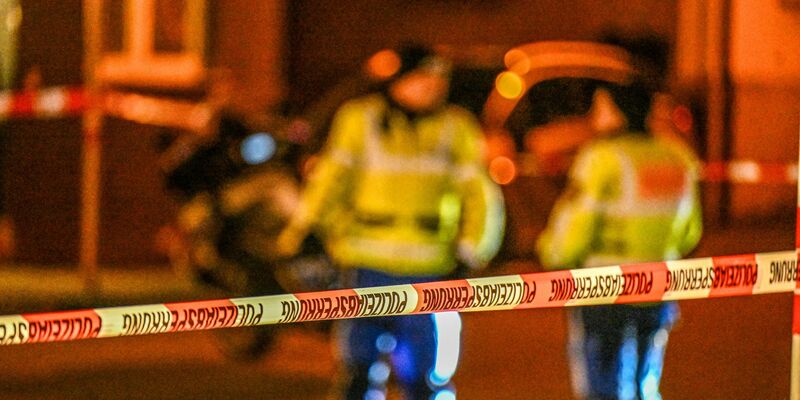 Kriminaltechniker sichern Spuren im Stuttgart-Möhrigen. - Foto: Marius Bulling/dpa