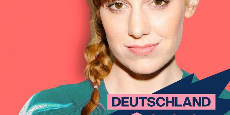 Elon Musk mit dem Känguru an einen Tisch setzen - Bestsellerautor Marc-Uwe Kling zu Gast im Podcast Deutschland3000 mit Eva Schulz - Foto: presseportal.de