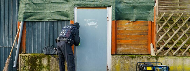 150 Beamte waren im Einsatz. - Foto: Andreas Arnold/dpa