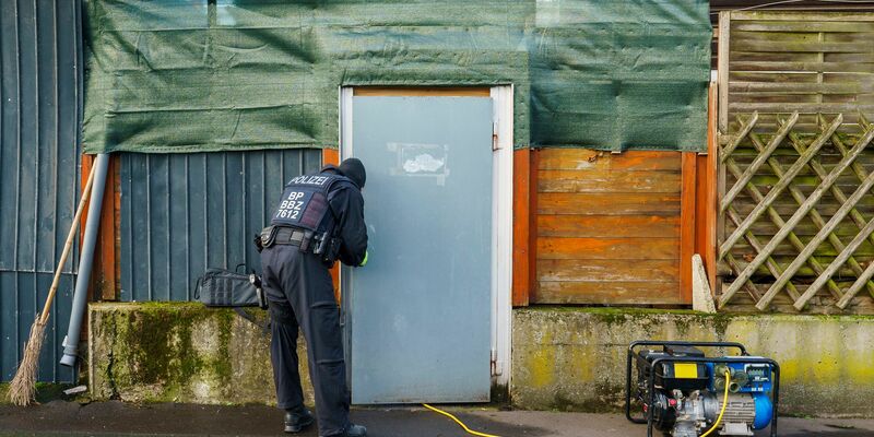 150 Beamte waren im Einsatz. - Foto: Andreas Arnold/dpa