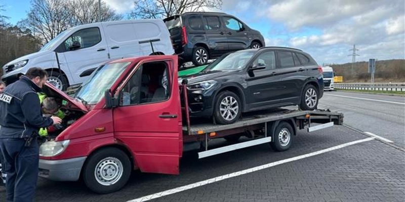 POL-PPKO: Schrottreifer Fahrzeugtransporter stillgelegt - Foto: presseportal.de